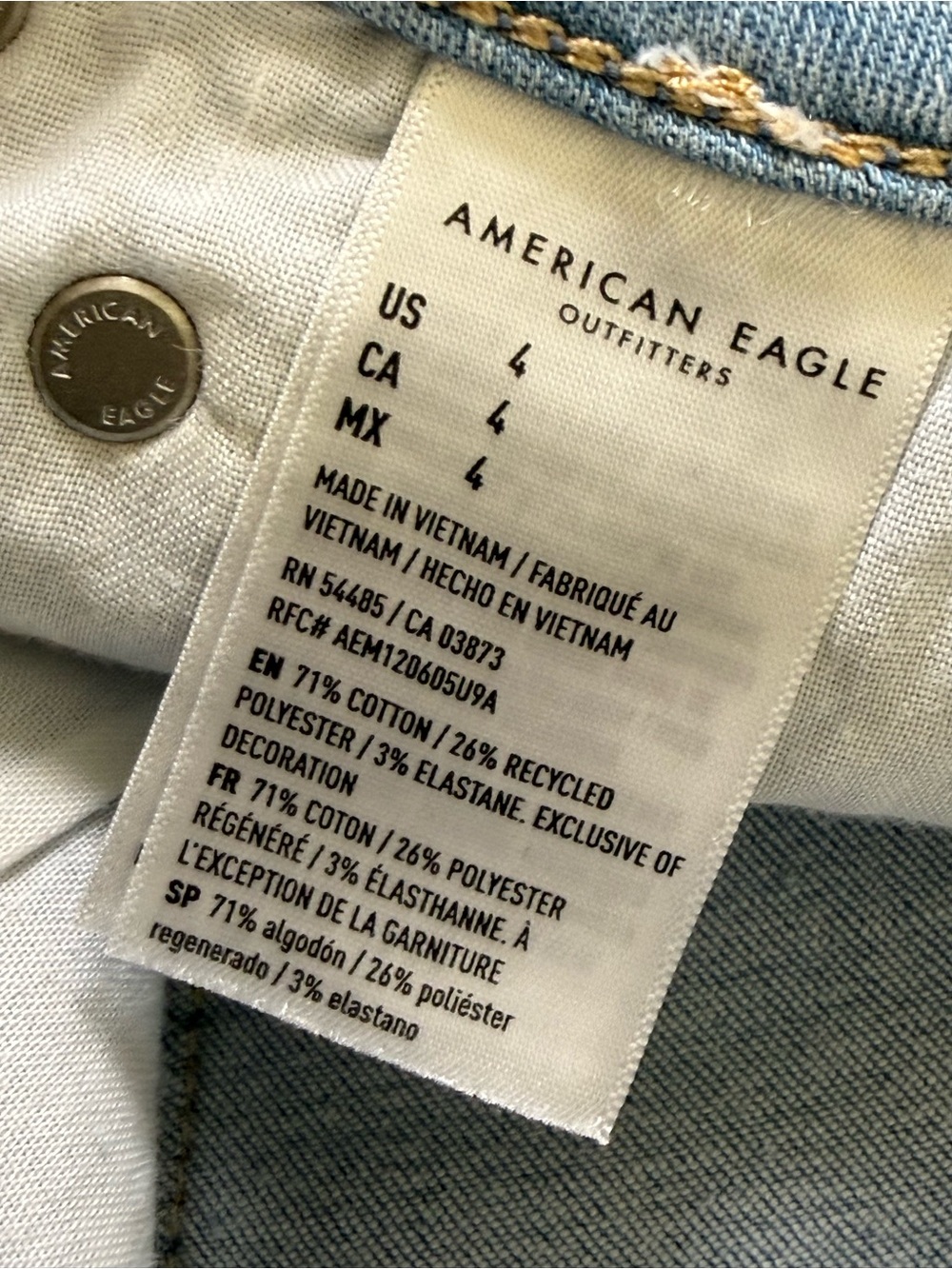 NWT American Eagle Curvy Hi-Rise Midi Denim Shorts Size 4 Button Fly Light Wash - Picture 5 of 6